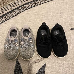 2 pairs of allbirds. Size 5 kids. Never worn!